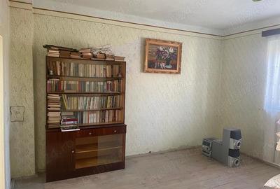 Sat SASAR, casa vaiog + caramida 4 camere,hol,bucatarie ,camara,baie, anexe, teren10 arii,79000 euro - 3