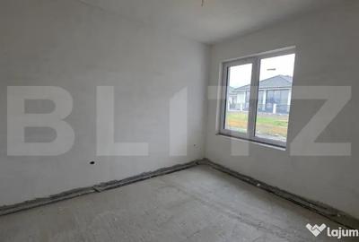 Casă cu 4 camere cu Canalizare în Unirea - 4