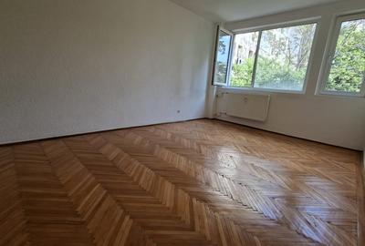 Apartament decomandat în Moșilor