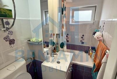 Apartament cu 3 camere semidecomandat în Craiovița Nouă - 2