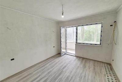 Apartament cu 4 camere semidecomandat în Tătărași - 2