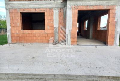 Vila, la rosu, de vanzare, in Sofronea, jud. Arad. - 3