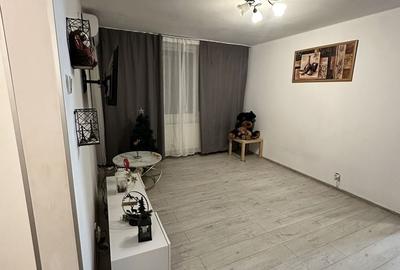 Apartament cu 3 camere semidecomandat, mobilat în Brâncoveanu