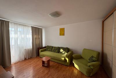 Pta Muncii, inchiriere garsoniera, 35mp, et.3, decomandata, 390Euro/luna