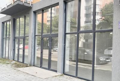 Spațiu comercial, de 72 mp, în Central - 8