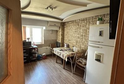 Apartament cu 4 camere decomandat în Tineretului - 2
