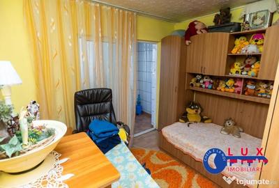 Apartament cu 4 camere decomandat în 23 August - 1