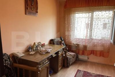 Apartament cu 3 camere decomandat, mobilat în Micro 16