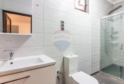 Spațiu comercial, de 374 mp, în Central - 4