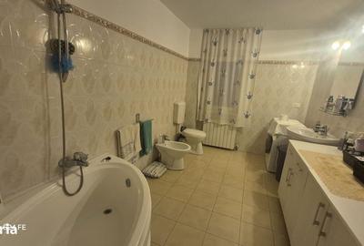 Casă cu 4 camere în Piatra - 13