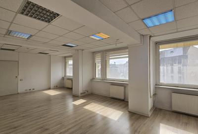 Birou, de 232 mp, în Universitate - 2