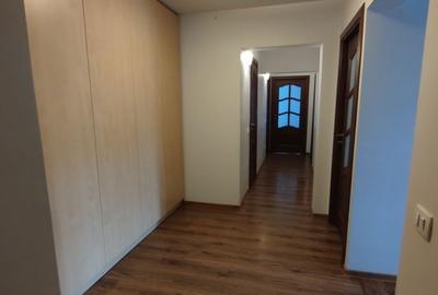 Apartament cu 3 camere decomandat în Găvana - 2