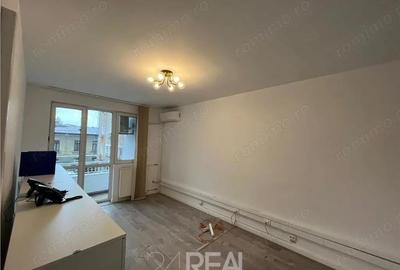 Spațiu comercial, în P-ța Victoriei - 15