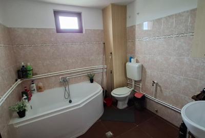 Casă cu 5 camere cu Teren 157 Mp în Central - 12