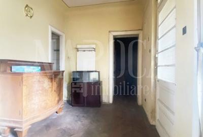 Apartament cu 3 camere semidecomandat, mobilat în Central - 2