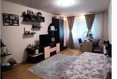 Apartament cu 2 camere decomandat, mobilat în Km 4-5