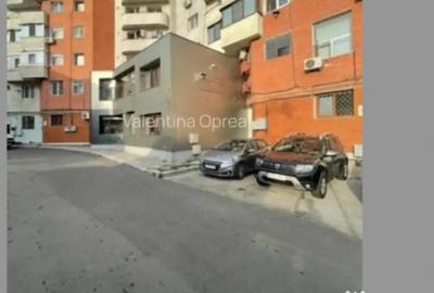 Spațiu comercial, de 260 mp, în Central - 8