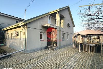 Casă cu 4 camere cu Canalizare în Sud - 1