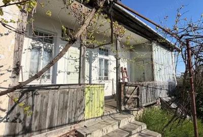 Casă cu 2 camere cu Teren 151 Mp în Central