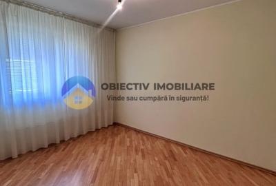 Apartament cu 3 camere semidecomandat în Săvinești