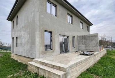 Casă cu 4 camere cu Teren 490 Mp în Titulescu - 4