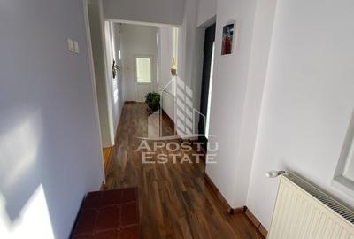 Casa, 4 camere, curte comuna de 150 mp,  zona Complexul Studentesc - 12