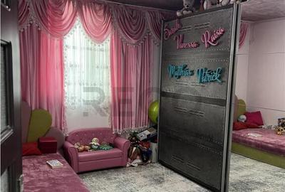 Apartament cu 3 camere semidecomandat în Rogerius