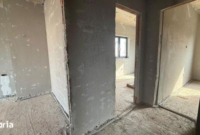 Casă cu 4 camere cu Teren 290 Mp în Central