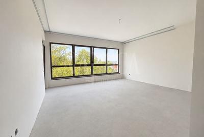 Apartament cu 3 camere semidecomandat în Andrei Mureșanu