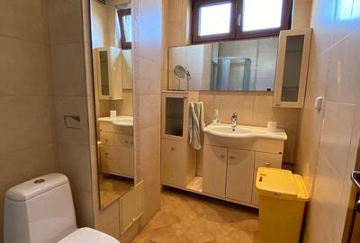 Apartament cu 2 camere decomandat în Medicină