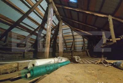 Casă cu 3 camere cu Teren 2200 Mp în Central - 2