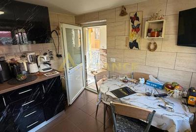 Casă cu 5 camere cu Teren 754 Mp în Glina - 9