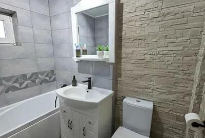 Apartament Cu 3 Camere Decomandate Zona Burdujeni - Cuza Voda 1 - 2