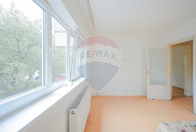 Apartament cu 2 camere de Vanzare, Etaj 1, zona Iosia - 11