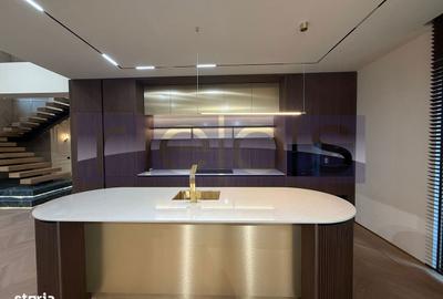 Casă cu 7 camere cu Teren 702 Mp în Central - 11