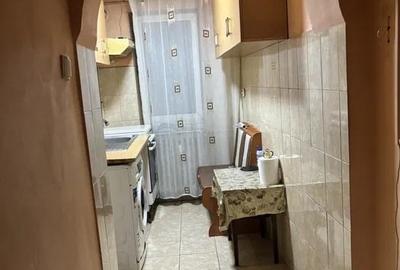 Apartament cu 2 camere, decomandat, etaj 1/4, zona Podu Ros - 3