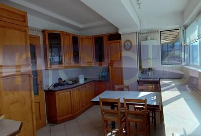 DE VÂNZARE APARTAMENT 3 CAMERE | LOC DE PARCARE + BOXA - 1