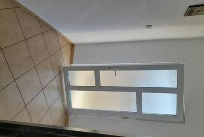 Casă cu 4 camere în Florica