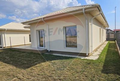 Casa / Vila cu 4 camere de vanzare - 11