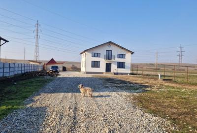 Casă cu 4 camere în Central - 2