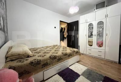 Apartament cu 3 camere decomandat în Micro 11 - 13