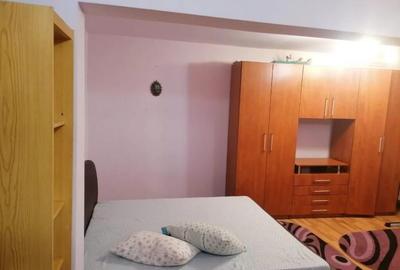 1 camera in zona Lipovei