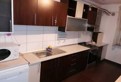 Apartament cu 3 camere semidecomandat în Central - 2