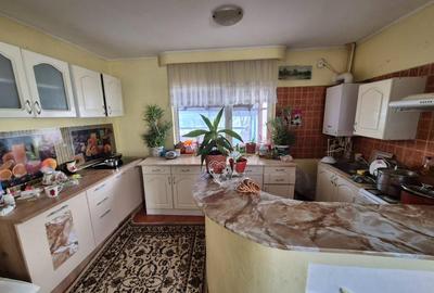 Casă cu 5 camere cu Canalizare în Chercea - 7