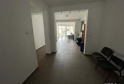 Casă cu 5 camere cu Teren 100 Mp în Central - 10