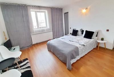 Casă individuală cu 7 camere în Baciu
