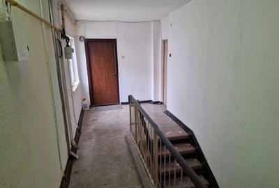 Apartament cu 3 camere decomandat în Ștefan cel Mare