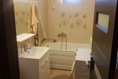 Apartament cu 3 camere decomandat în Roșu - 5