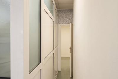 Spațiu comercial, de 40 mp, în Central - 6