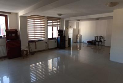 Vila interbelica P+1, SU 230 mp,intersectia Blv Marasesti cu Blv Cantemir sect 4 - 4